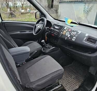 Белый Фиат Добло, объемом двигателя 1.6 л и пробегом 230 тыс. км за 5600 $, фото 8 на Automoto.ua