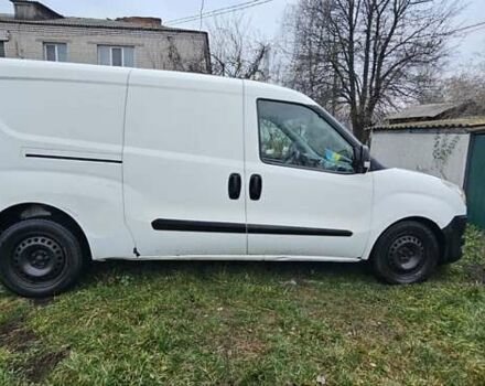 Белый Фиат Добло, объемом двигателя 1.6 л и пробегом 230 тыс. км за 5600 $, фото 3 на Automoto.ua