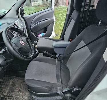 Белый Фиат Добло, объемом двигателя 1.6 л и пробегом 230 тыс. км за 5600 $, фото 9 на Automoto.ua