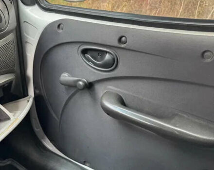 Белый Фиат Добло, объемом двигателя 1.2 л и пробегом 167 тыс. км за 5000 $, фото 7 на Automoto.ua