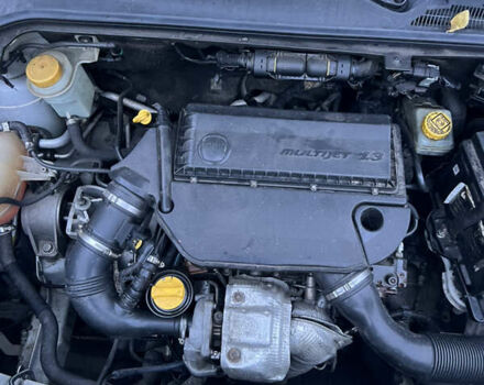 Белый Фиат Добло, объемом двигателя 1.25 л и пробегом 210 тыс. км за 5000 $, фото 11 на Automoto.ua