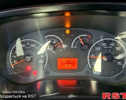 Белый Фиат Добло, объемом двигателя 1.4 л и пробегом 281 тыс. км за 4900 $, фото 11 на Automoto.ua