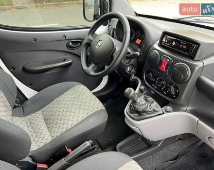 Белый Фиат Добло, объемом двигателя 1.4 л и пробегом 138 тыс. км за 5300 $, фото 15 на Automoto.ua