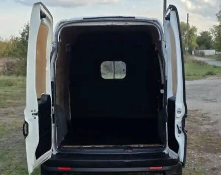 Белый Фиат Добло, объемом двигателя 1.6 л и пробегом 196 тыс. км за 5700 $, фото 6 на Automoto.ua