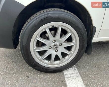 Белый Фиат Добло, объемом двигателя 1.4 л и пробегом 138 тыс. км за 5300 $, фото 4 на Automoto.ua