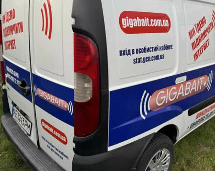 Белый Фиат Добло, объемом двигателя 1.2 л и пробегом 167 тыс. км за 5000 $, фото 15 на Automoto.ua