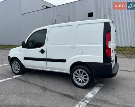 Белый Фиат Добло, объемом двигателя 1.4 л и пробегом 138 тыс. км за 5300 $, фото 5 на Automoto.ua