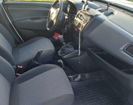 Белый Фиат Добло, объемом двигателя 1.37 л и пробегом 192 тыс. км за 6500 $, фото 20 на Automoto.ua