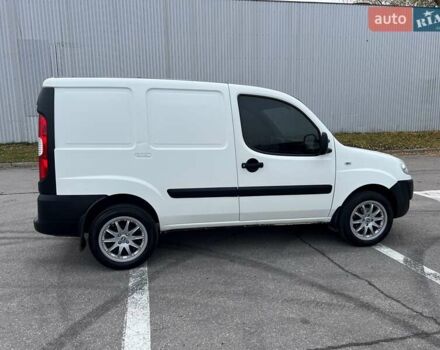 Белый Фиат Добло, объемом двигателя 1.4 л и пробегом 138 тыс. км за 5300 $, фото 14 на Automoto.ua