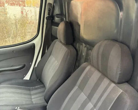 Белый Фиат Добло, объемом двигателя 1.2 л и пробегом 167 тыс. км за 5000 $, фото 20 на Automoto.ua