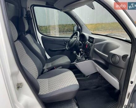 Белый Фиат Добло, объемом двигателя 1.4 л и пробегом 138 тыс. км за 5300 $, фото 16 на Automoto.ua