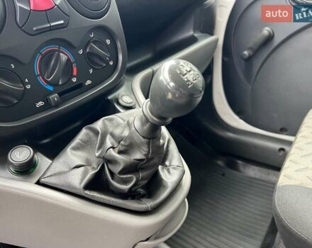 Белый Фиат Добло, объемом двигателя 1.4 л и пробегом 138 тыс. км за 5300 $, фото 8 на Automoto.ua