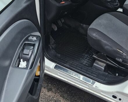 Білий Фіат Добло, об'ємом двигуна 1.3 л та пробігом 392 тис. км за 6500 $, фото 6 на Automoto.ua