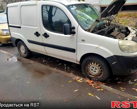 Белый Фиат Добло, объемом двигателя 1.2 л и пробегом 215 тыс. км за 2800 $, фото 1 на Automoto.ua