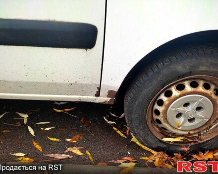 Белый Фиат Добло, объемом двигателя 1.2 л и пробегом 215 тыс. км за 2800 $, фото 5 на Automoto.ua