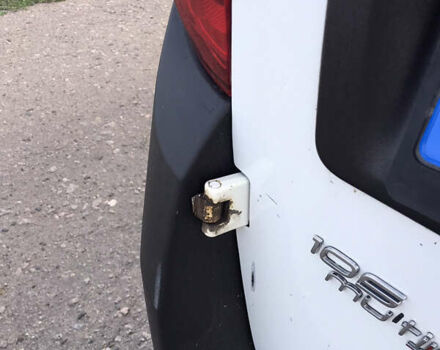 Белый Фиат Добло, объемом двигателя 1.6 л и пробегом 355 тыс. км за 5700 $, фото 7 на Automoto.ua