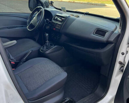 Белый Фиат Добло, объемом двигателя 1.6 л и пробегом 230 тыс. км за 7500 $, фото 13 на Automoto.ua