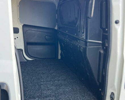 Белый Фиат Добло, объемом двигателя 1.6 л и пробегом 230 тыс. км за 7500 $, фото 11 на Automoto.ua