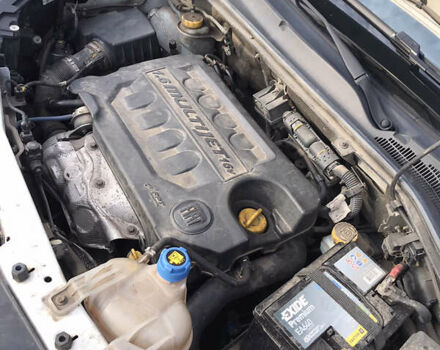 Белый Фиат Добло, объемом двигателя 1.6 л и пробегом 355 тыс. км за 5700 $, фото 20 на Automoto.ua