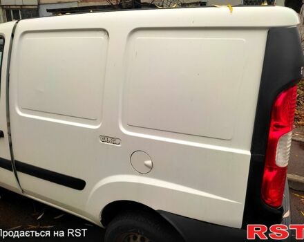 Белый Фиат Добло, объемом двигателя 1.2 л и пробегом 215 тыс. км за 2800 $, фото 7 на Automoto.ua