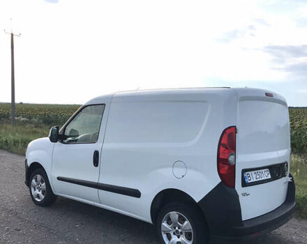 Белый Фиат Добло, объемом двигателя 1.6 л и пробегом 355 тыс. км за 5700 $, фото 2 на Automoto.ua