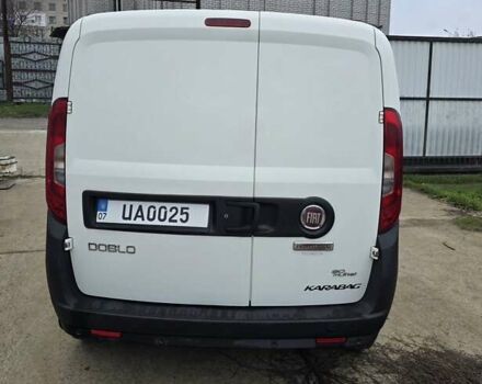 Белый Фиат Добло, объемом двигателя 1.2 л и пробегом 147 тыс. км за 7400 $, фото 5 на Automoto.ua