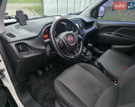 Белый Фиат Добло, объемом двигателя 1.2 л и пробегом 147 тыс. км за 7400 $, фото 8 на Automoto.ua