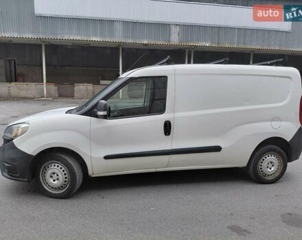 Белый Фиат Добло, объемом двигателя 1.37 л и пробегом 171 тыс. км за 5500 $, фото 6 на Automoto.ua