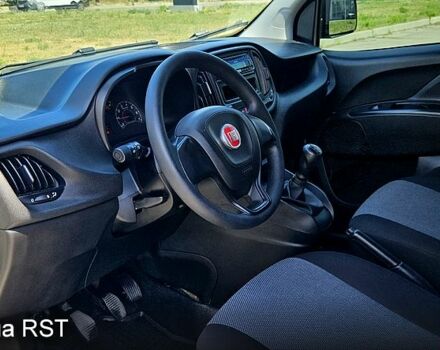 Белый Фиат Добло, объемом двигателя 1.3 л и пробегом 98 тыс. км за 10100 $, фото 8 на Automoto.ua