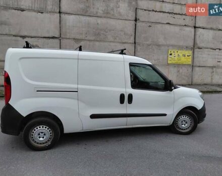 Белый Фиат Добло, объемом двигателя 1.37 л и пробегом 171 тыс. км за 5500 $, фото 3 на Automoto.ua