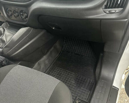 Белый Фиат Добло, объемом двигателя 1.4 л и пробегом 256 тыс. км за 7900 $, фото 9 на Automoto.ua