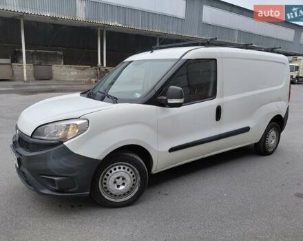 Белый Фиат Добло, объемом двигателя 1.37 л и пробегом 171 тыс. км за 5500 $, фото 2 на Automoto.ua