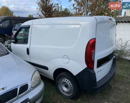 Белый Фиат Добло, объемом двигателя 1.4 л и пробегом 100 тыс. км за 2900 $, фото 1 на Automoto.ua