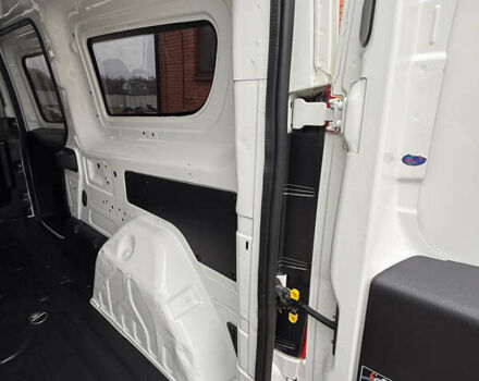 Белый Фиат Добло, объемом двигателя 1.6 л и пробегом 195 тыс. км за 12700 $, фото 17 на Automoto.ua