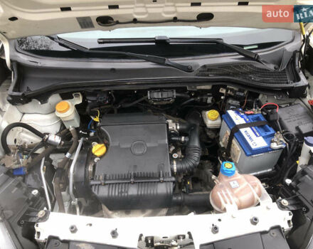 Белый Фиат Добло, объемом двигателя 1.37 л и пробегом 127 тыс. км за 9500 $, фото 5 на Automoto.ua