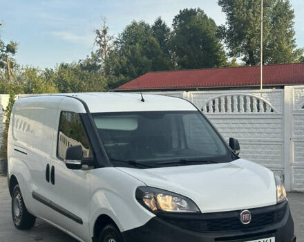 Белый Фиат Добло, объемом двигателя 1.2 л и пробегом 171 тыс. км за 9900 $, фото 1 на Automoto.ua