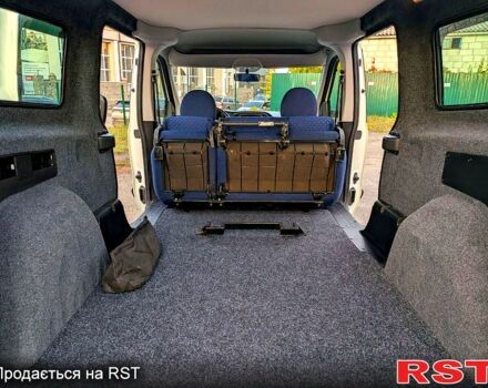 Белый Фиат Добло, объемом двигателя 1.3 л и пробегом 100 тыс. км за 10800 $, фото 9 на Automoto.ua