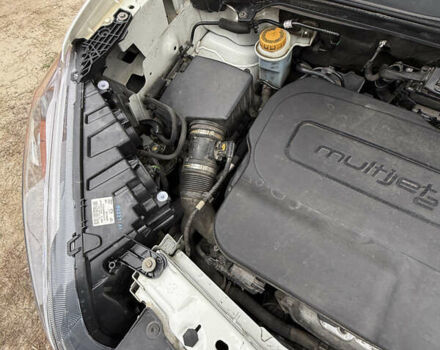 Белый Фиат Добло, объемом двигателя 1.6 л и пробегом 195 тыс. км за 12700 $, фото 43 на Automoto.ua