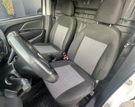 Белый Фиат Добло, объемом двигателя 1.2 л и пробегом 171 тыс. км за 9900 $, фото 7 на Automoto.ua