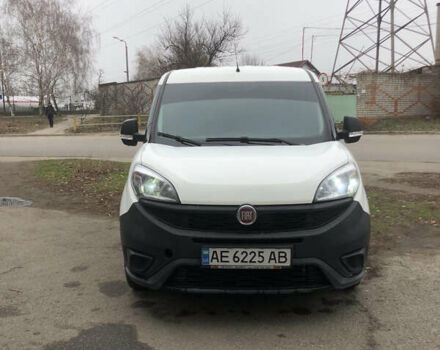 Белый Фиат Добло, объемом двигателя 1.37 л и пробегом 127 тыс. км за 9500 $, фото 2 на Automoto.ua