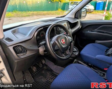 Белый Фиат Добло, объемом двигателя 1.3 л и пробегом 100 тыс. км за 10800 $, фото 11 на Automoto.ua