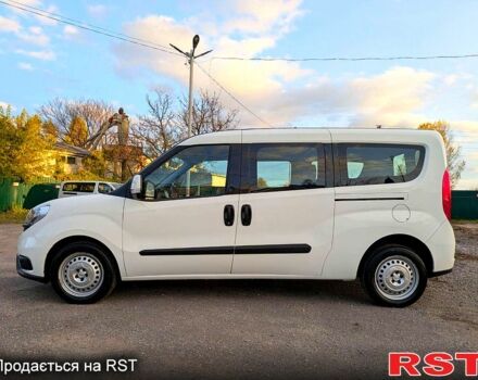 Белый Фиат Добло, объемом двигателя 1.3 л и пробегом 100 тыс. км за 10800 $, фото 5 на Automoto.ua