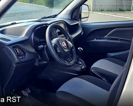 Белый Фиат Добло, объемом двигателя 1.3 л и пробегом 53 тыс. км за 12500 $, фото 5 на Automoto.ua