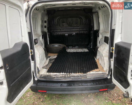 Белый Фиат Добло, объемом двигателя 1.37 л и пробегом 127 тыс. км за 9500 $, фото 10 на Automoto.ua