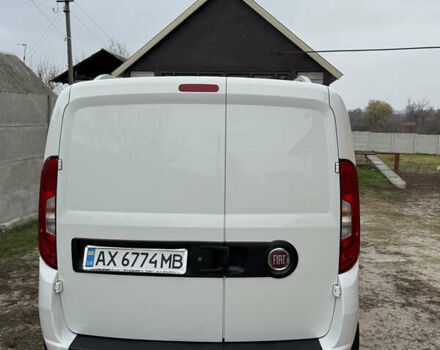 Белый Фиат Добло, объемом двигателя 1.6 л и пробегом 195 тыс. км за 12700 $, фото 4 на Automoto.ua