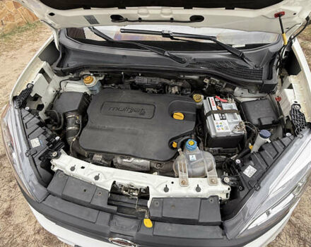 Белый Фиат Добло, объемом двигателя 1.6 л и пробегом 195 тыс. км за 12700 $, фото 40 на Automoto.ua