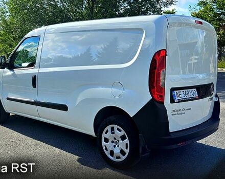 Белый Фиат Добло, объемом двигателя 1.3 л и пробегом 53 тыс. км за 12500 $, фото 2 на Automoto.ua