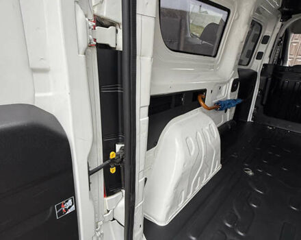 Белый Фиат Добло, объемом двигателя 1.6 л и пробегом 195 тыс. км за 12700 $, фото 16 на Automoto.ua