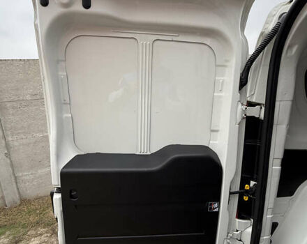 Белый Фиат Добло, объемом двигателя 1.6 л и пробегом 195 тыс. км за 12700 $, фото 15 на Automoto.ua