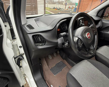 Белый Фиат Добло, объемом двигателя 1.6 л и пробегом 195 тыс. км за 12700 $, фото 31 на Automoto.ua